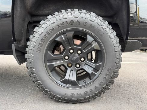 Used 2017 Chevrolet Silverado 1500 LT w/ Midnight Edition AWD/4WD image 5