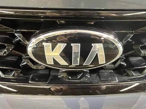 Used 2021 Kia Sorento S w/ Panoramic Sunroof Package FWD image 8