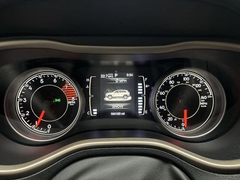 Used 2017 Jeep Cherokee Latitude w/ Cold Weather Group image 35