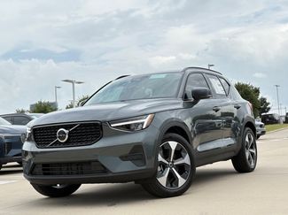 New 2026 Volvo XC40 B5 Core w/ Protection Package Premier video 2