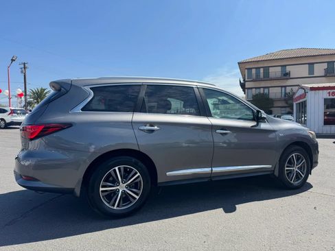 Used 2019 INFINITI QX60 Luxe w/ Essential Package FWD image 10