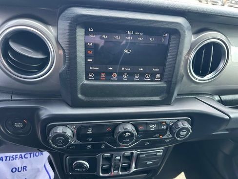 Used 2019 Jeep Wrangler Unlimited Sahara AWD/4WD image 19