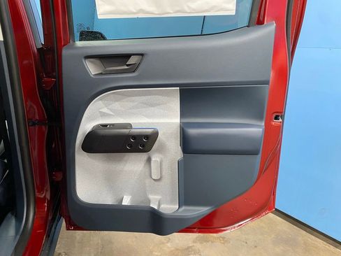 New 2025 Ford Maverick XLT w/ XLT Luxury Package image 39