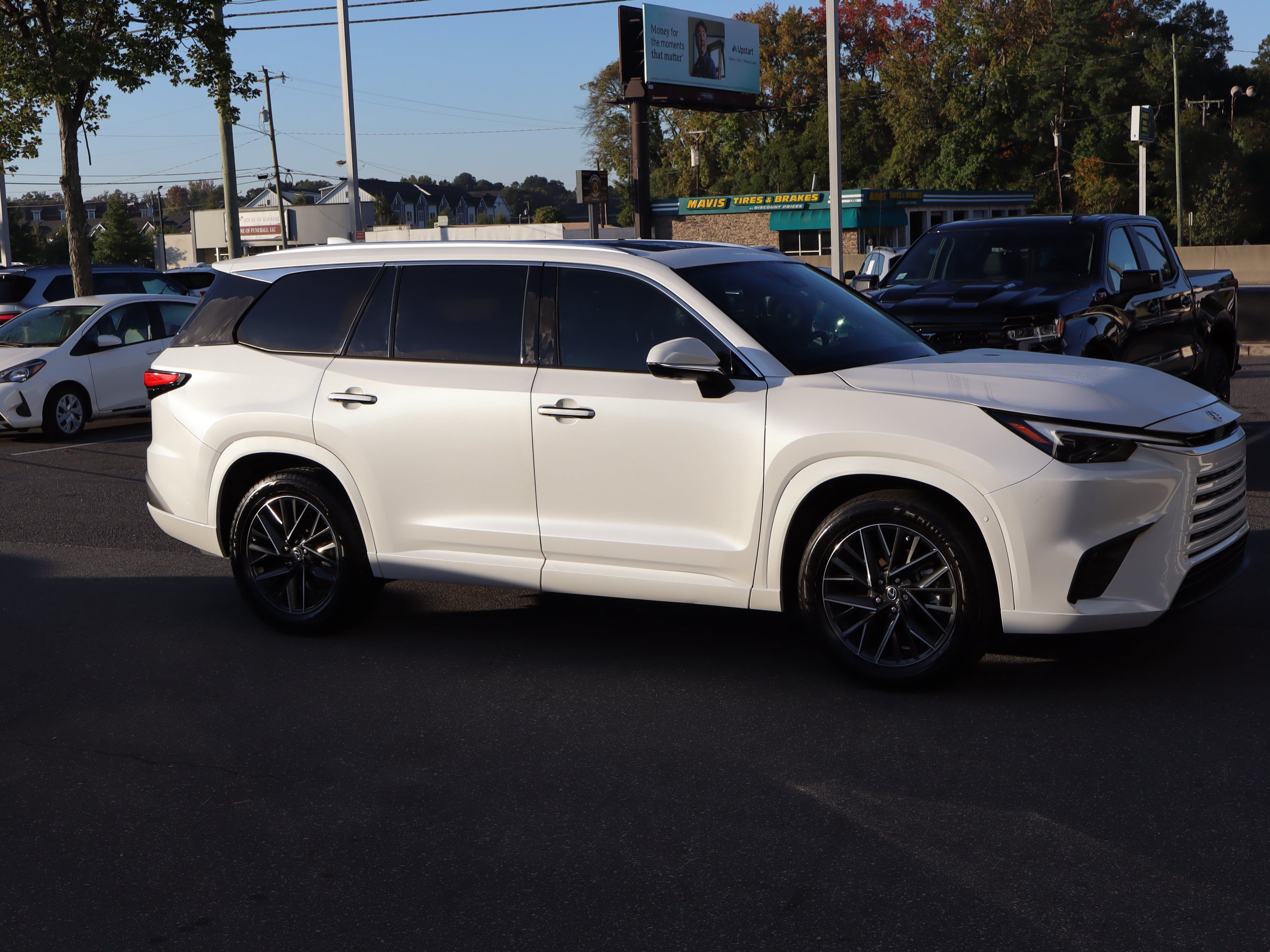 Used 2025 Lexus TX 350 FWD w/ Technology Package image 2