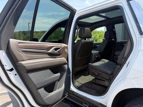 Used 2021 GMC Yukon Denali w/ Denali Premium Package AWD/4WD image 23