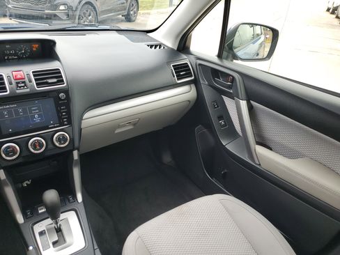 Used 2017 Subaru Forester 2.5i Premium AWD/4WD image 12
