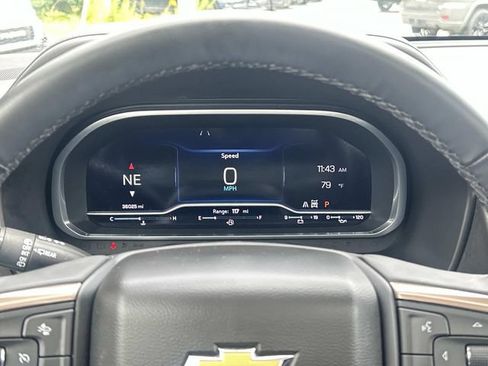 Used 2023 Chevrolet Suburban High Country AWD/4WD image 31