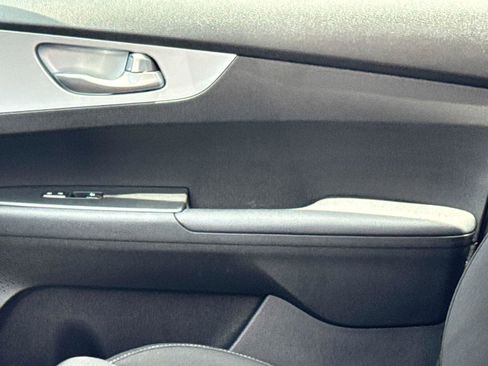 Used 2023 Kia Forte LXS FWD image 18