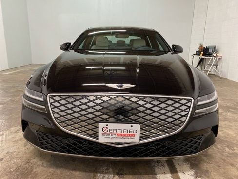 Used 2024 Genesis G80 image 2