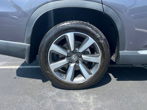 Certified 2025 Honda Pilot Touring image 23
