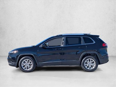 Used 2018 Jeep Cherokee Latitude image 9