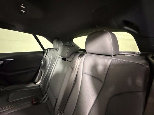 Used 2019 Audi Q8 Premium Plus w/ Premium Plus AWD/4WD image 25