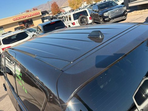 Used 2018 Chrysler Pacifica Touring Plus w/ S Appearance Package FWD image 8