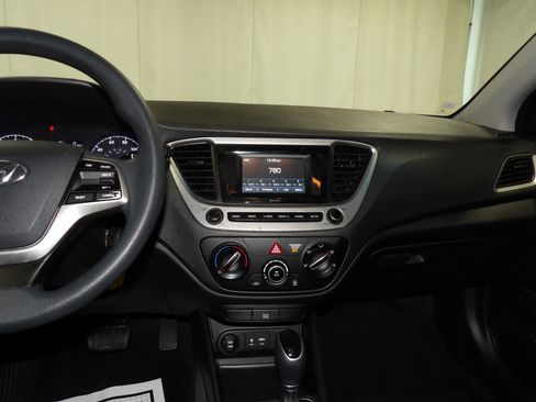 Used 2018 Hyundai Accent SE FWD image 12