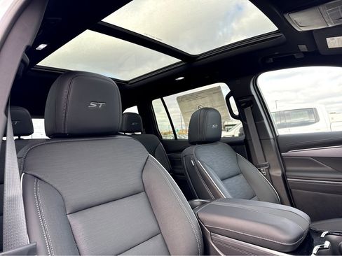 New 2026 Buick Enclave Sport Touring w/ Power Package image 5