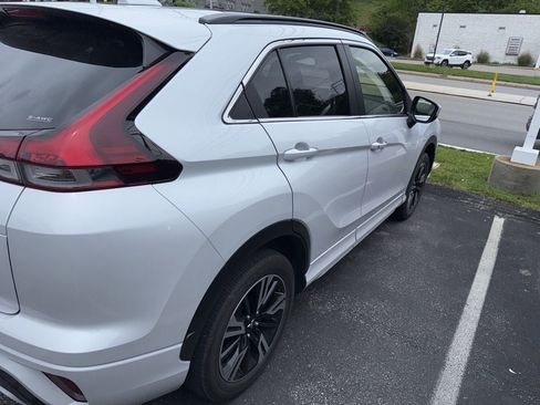 Used 2024 Mitsubishi Eclipse Cross SEL AWD/4WD image 3