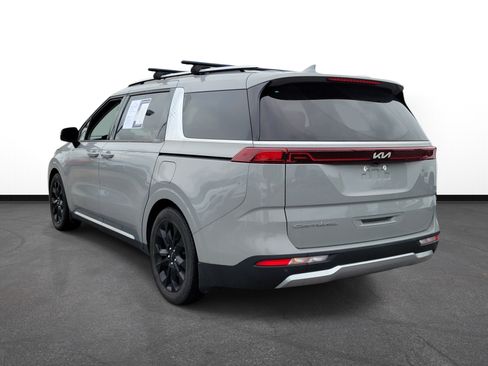 Used 2022 Kia Carnival SX Prestige FWD image 3