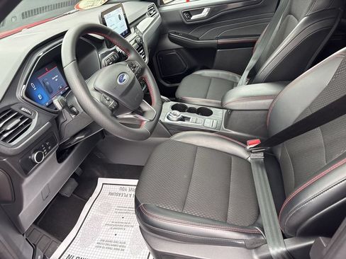 Used 2025 Ford Escape ST-Line AWD/4WD image 17