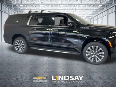 New 2026 Chevrolet Suburban High Country w/ Sun And Tow Package AWD/4WD image 3