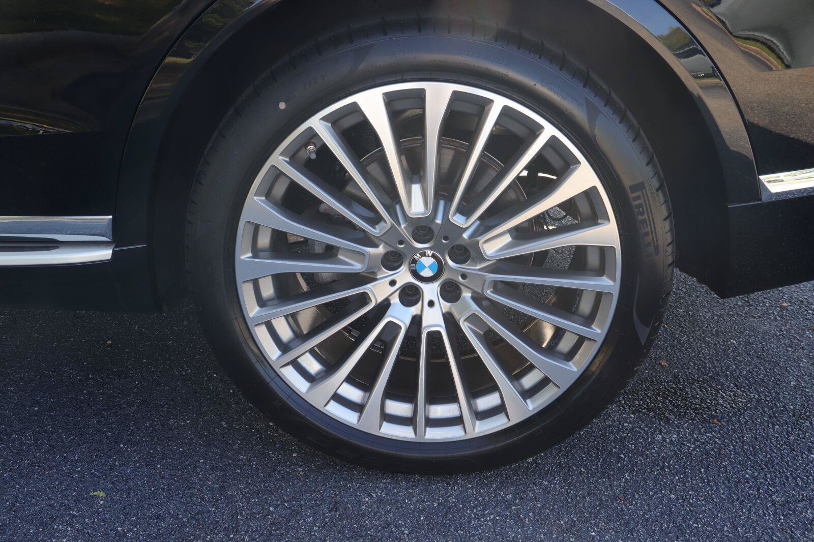 Used 2024 BMW X7 xDrive40i w/ Premium Package AWD/4WD image 46