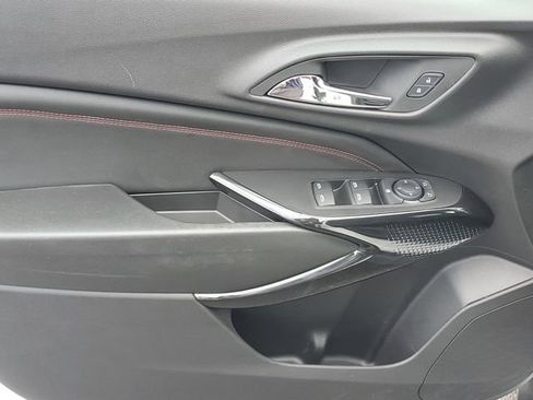Certified 2025 Chevrolet Trax RS w/ Driver Confidence Package FWD image 14