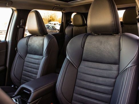 New 2026 Mitsubishi Outlander AWD image 32