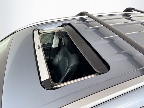 Certified 2023 Toyota Highlander XLE image 14