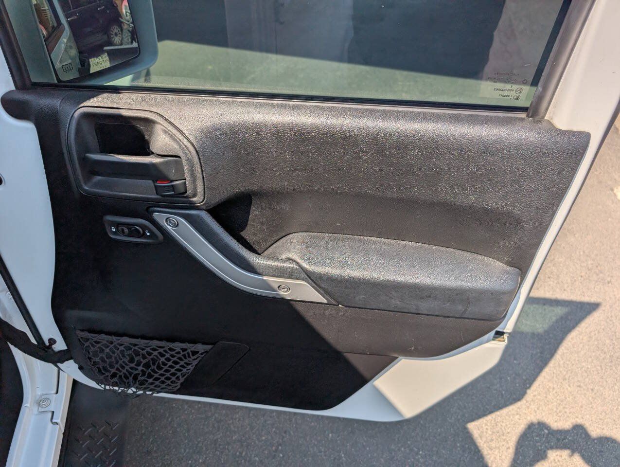 Used 2014 Jeep Wrangler Unlimited Sahara AWD/4WD image 36