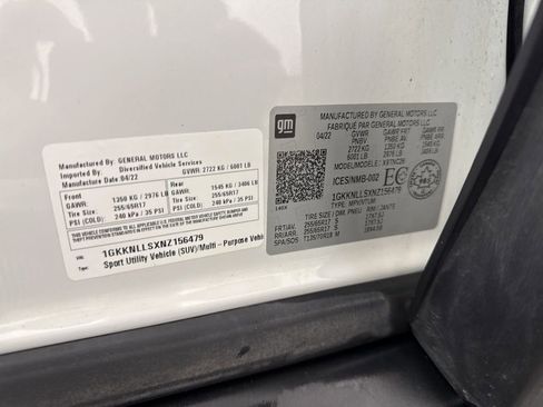 Used 2022 GMC Acadia AT4 w/ GMC Pro Grade Package AWD/4WD image 11
