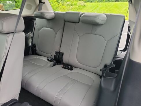 Used 2024 Honda Pilot Touring image 41