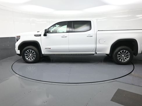 Used 2022 GMC Sierra 1500 AT4 w/ AT4 Preferred Package image 6