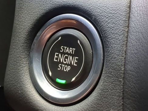 Used 2021 GMC Yukon AT4 AWD/4WD image 28