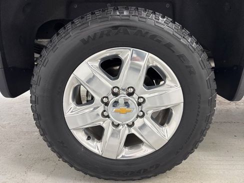 Used 2023 Chevrolet Silverado 2500 LTZ image 35