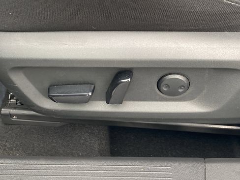 Used 2024 Nissan Rogue SV image 16