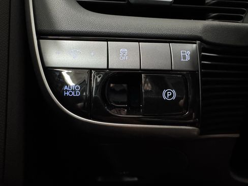 New 2025 Hyundai Ioniq 5 SE image 11