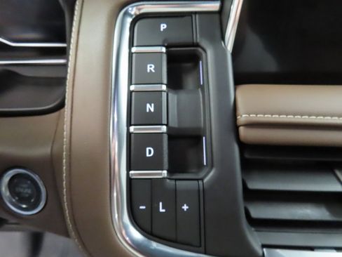 Used 2024 Chevrolet Suburban High Country image 61