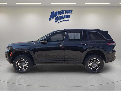 Used 2022 Jeep Grand Cherokee Trailhawk w/ Luxury Tech Group III AWD/4WD image 4