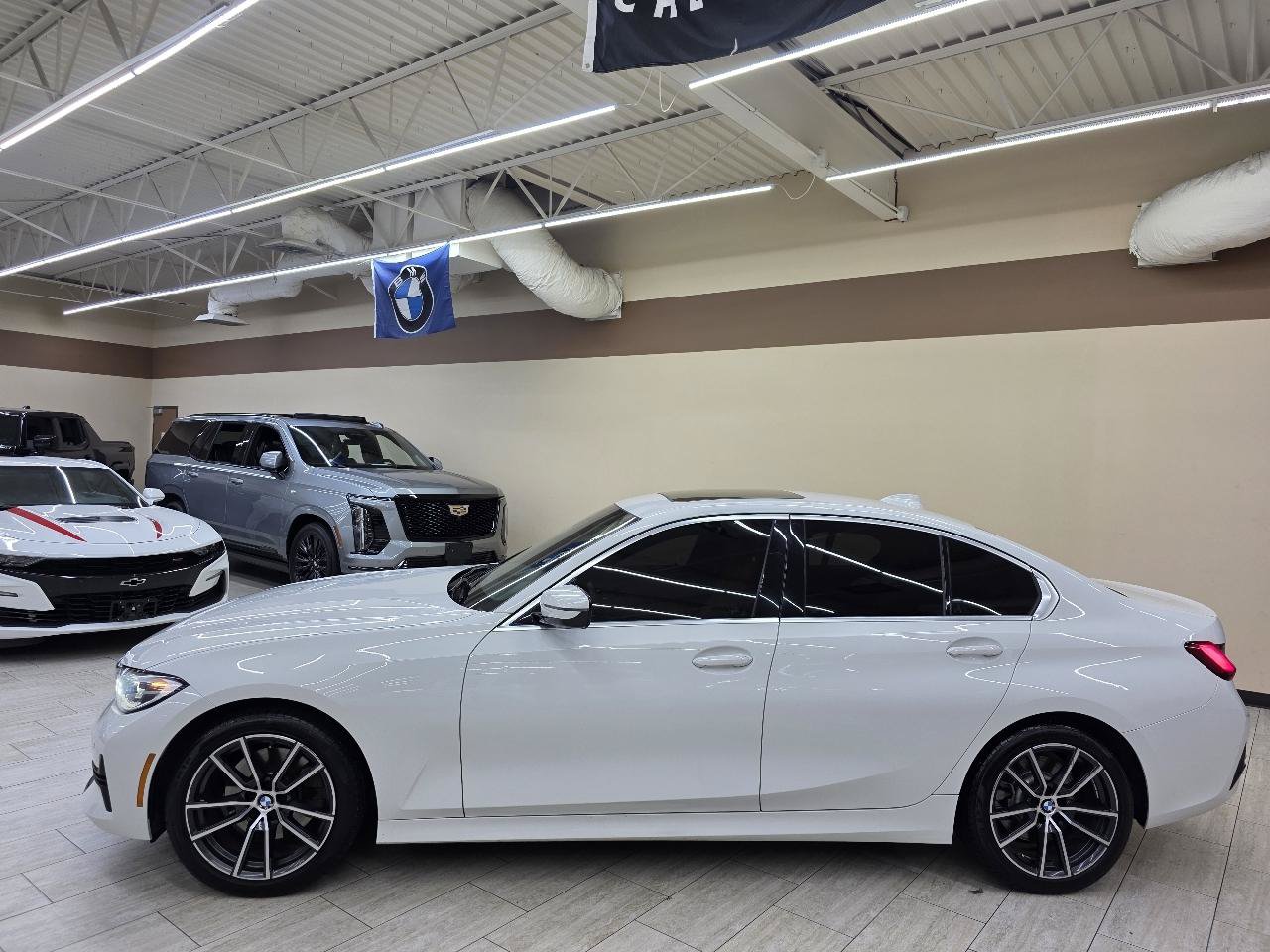 Used 2020 BMW 330i Sedan w/ Convenience Package RWD image 9
