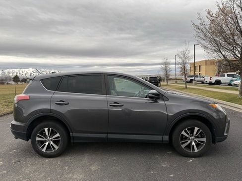 Used 2018 Toyota RAV4 XLE image 5
