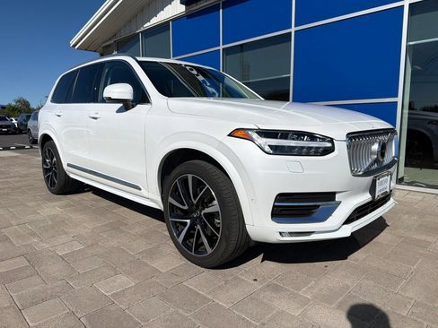 Used 2023 Volvo XC90 B6 Plus AWD/4WD image 2