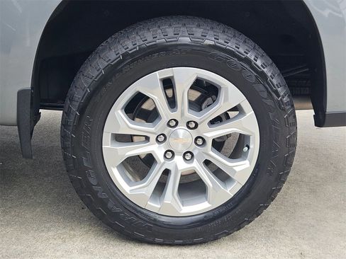Used 2024 Chevrolet Silverado 1500 LTZ w/ LTZ Premium Package image 26