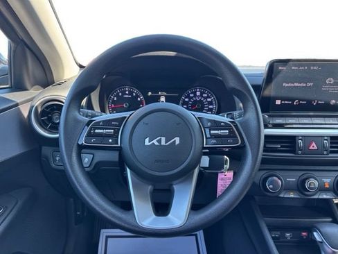 Certified 2024 Kia Forte LXS w/ LXS Technology Package FWD image 15