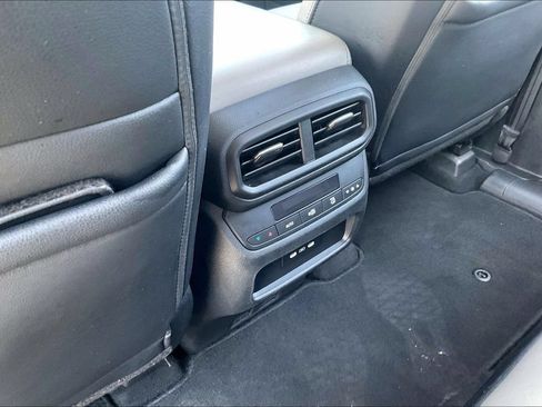 Certified 2025 Honda Pilot Touring image 10