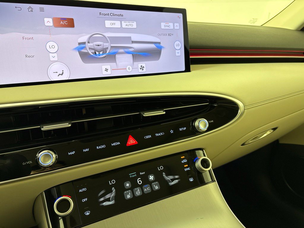 New 2027 Genesis GV70 2.5T Select AWD/4WD image 33