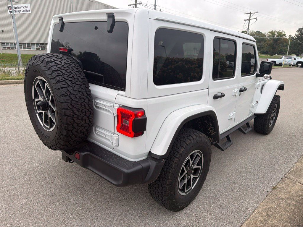 Used 2026 Jeep Wrangler Unlimited Rubicon AWD/4WD image 3