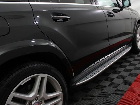 Used 2015 Mercedes-Benz GL 550 4MATIC image 11