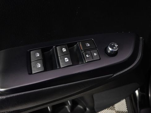Used 2017 Toyota Highlander XLE AWD/4WD image 23