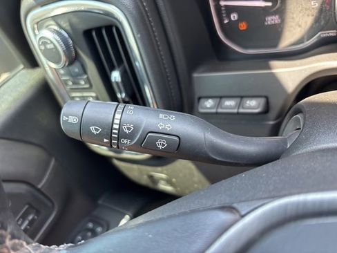 Used 2022 GMC Sierra 3500 Denali w/ Denali Ultimate Package AWD/4WD image 22