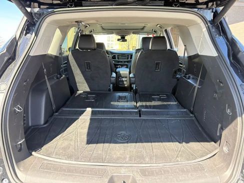 Used 2019 Buick Enclave Avenir w/ Avenir Technology Package AWD/4WD image 25