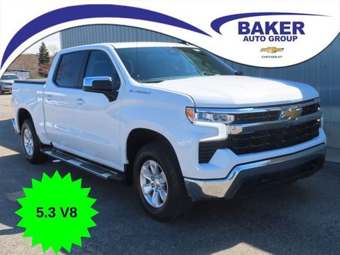 Used 2022 Chevrolet Silverado 1500 LT w/ Convenience Package II AWD/4WD image 1